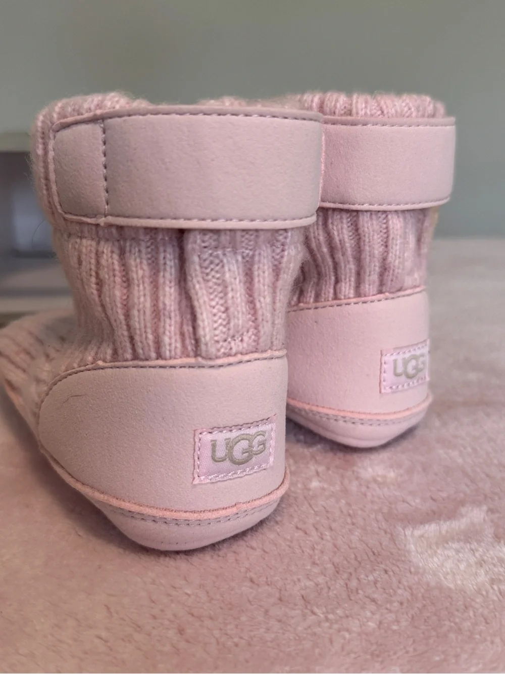 UGG Baby Pink Knit Booties Boots Size 4 w/ Original Box